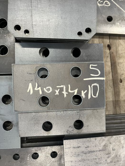 Метални планки налични