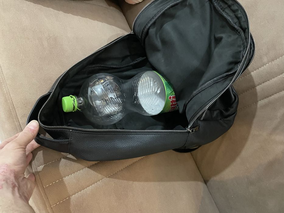 Rucsac barbatesc din pirle naturala ca nou