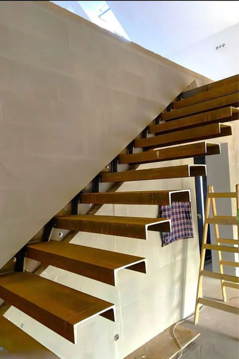 Изготовление антрилосльног этажа и лестниц