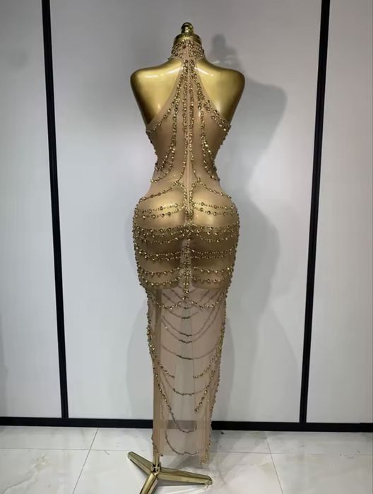 Рокля с камъни с-размер