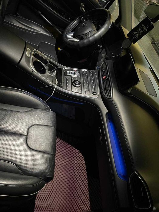 Продаю Hyundai Santa Fe