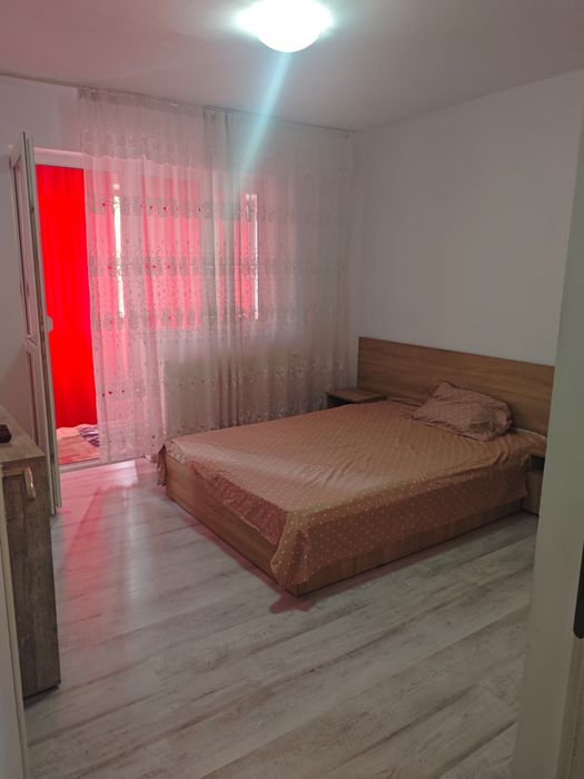 Inchiriez apartament 2 camere decomandat strada Nicolae Titulescu
