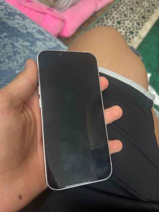 iPhone 13 с гаранти