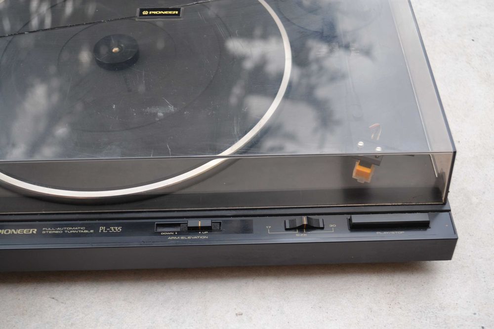 Pick up Pioneer PL 335