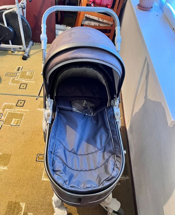 Детская коляска с люлькой и прогулочным блоком