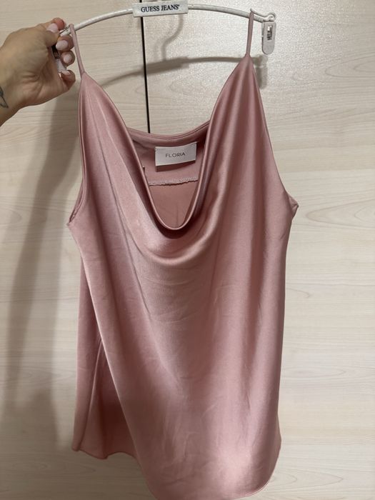 Розов сатенен топ