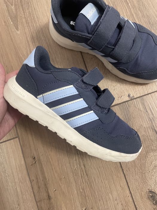 Детские кроссовки