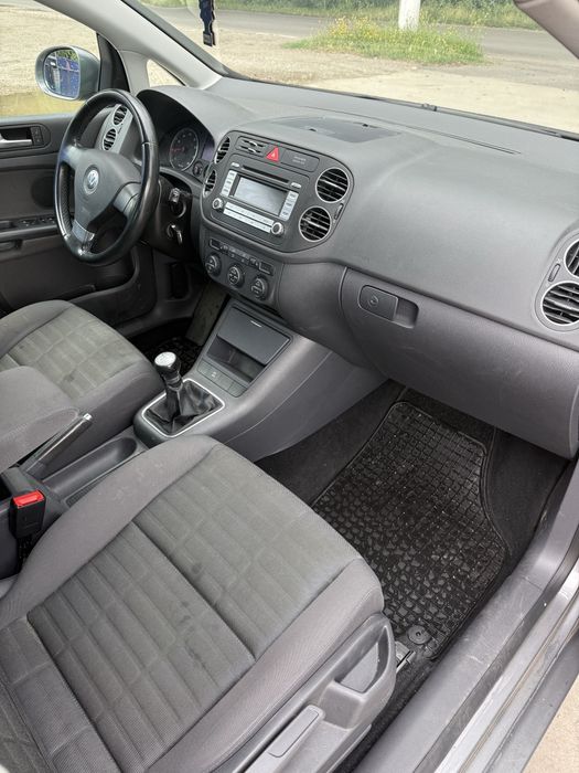 Vw Golf 5 plus /137.000 km reali/carte service/2007/1,6 bnz 105 cp