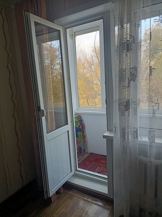 Продам 2-х ком. кв. На 3-ем этаже А Маргулана 1/1 район Алтын-Алма