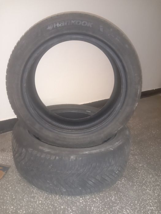 Două cauciucuri all season