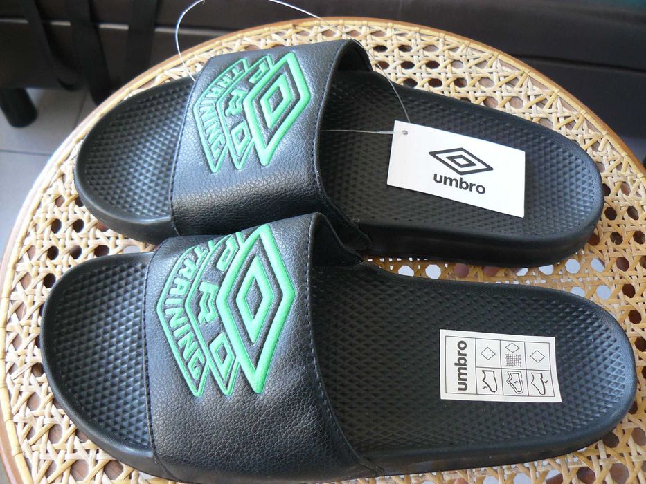 Slapi/Papuci Plaja Unisex UMBRO PRO TRAINING,Originali, Noi,Marimea 40