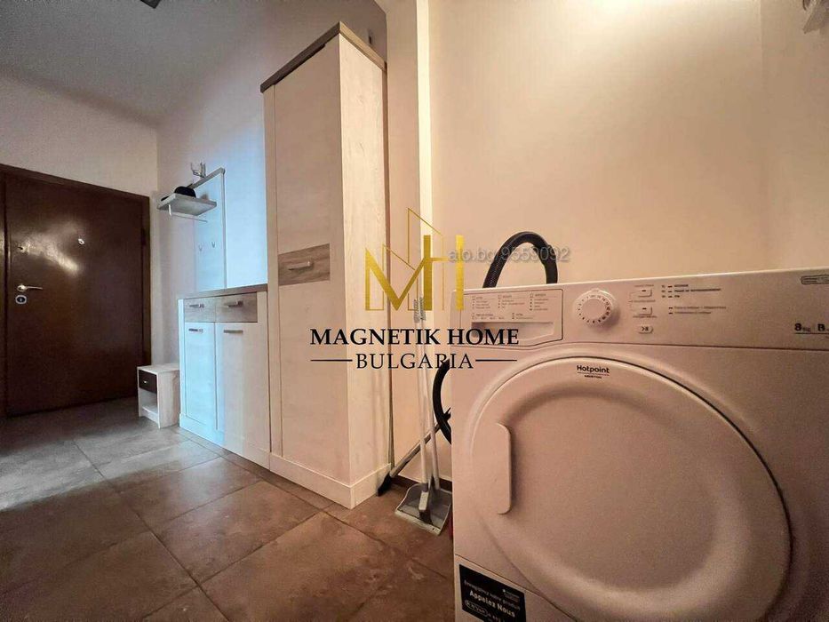 Брилянтен двустаен апартамент с паркомясто на метри от морската