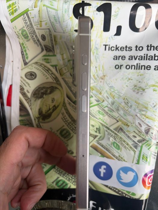 iPhone 15 Pro nou AppleCare+