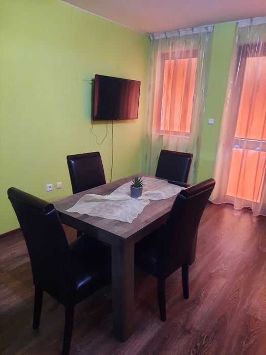 Дава се под наем Двустаен апартамент в Варна, Център - 80 кв.м за 612 € - Снимка #2