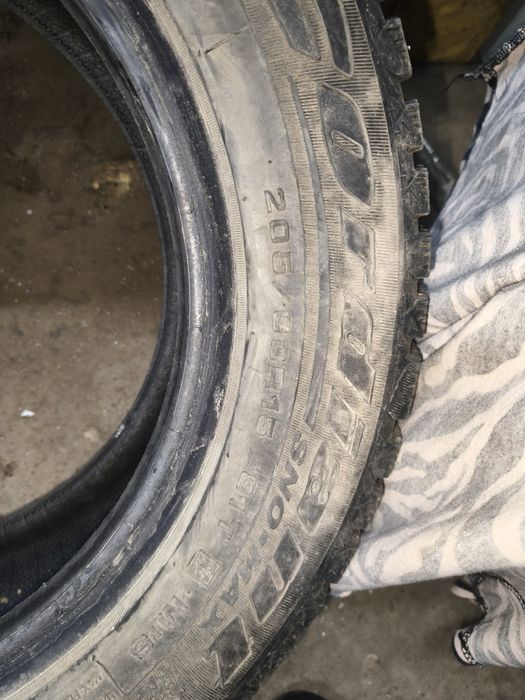 Продам резину 4 штуки