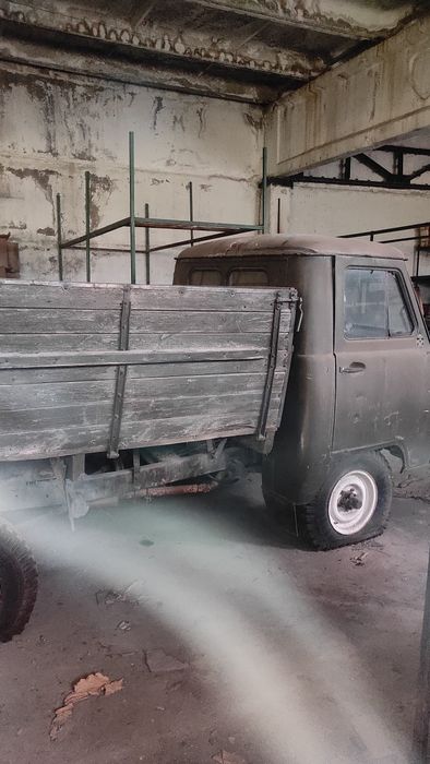 Продам уаз бортовой