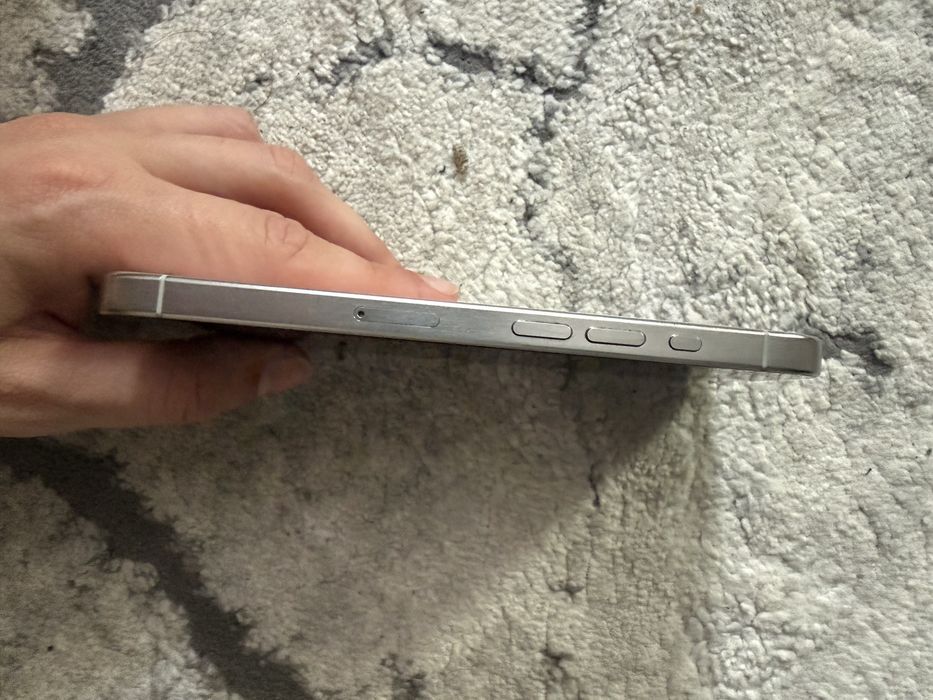 iPhone 15 Pro 128GB White Titanium - Spate Spart - Funcțional 100%