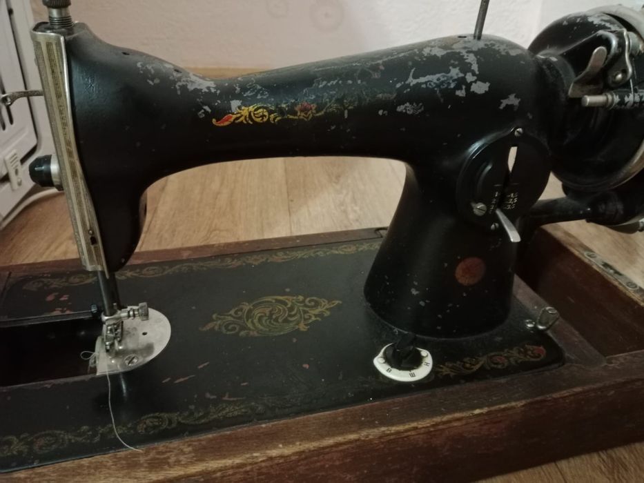 Механическая швейная машина