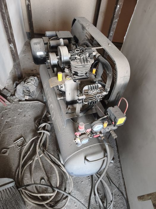 Продам компрессор обсолют новый не пользовались