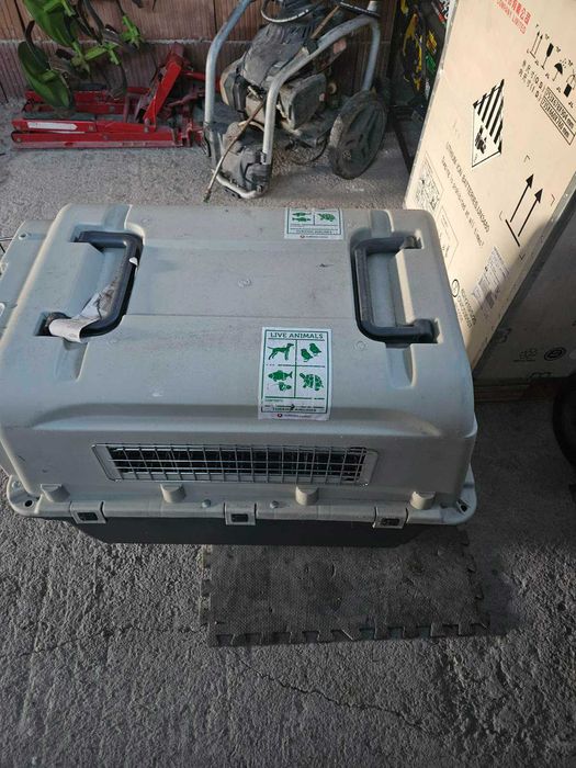 Клетка за пътуване на домашен любимец