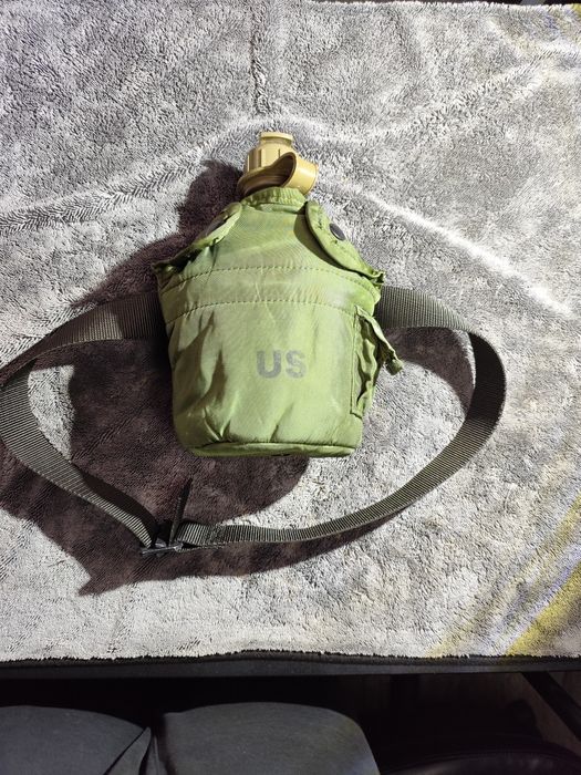 Ploscă militară SUA (canteen) cu husă și cană