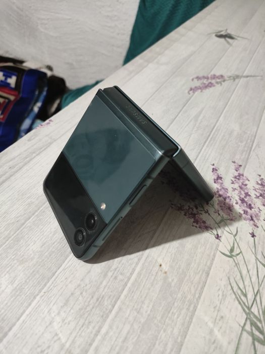 Samsung galaxy Z Flip 3