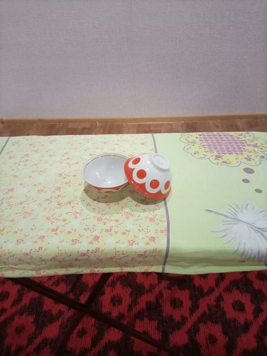 Продаются фарфоровые ляганы в количестве четырех штук и пиалы 20 штук