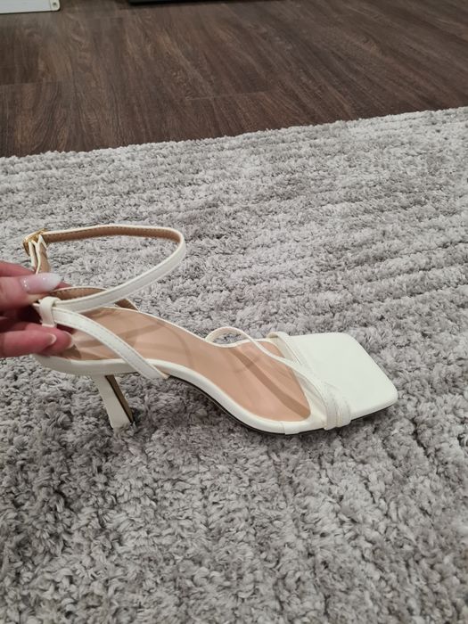 Сандали с ток Shein