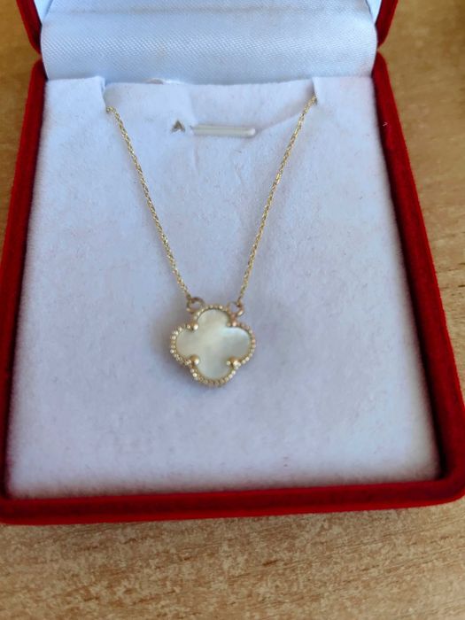 Златно колие със седефена детелина Van Cleef & Arpels VCA Alhambra