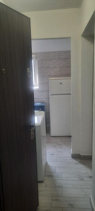 Închiriez garsoniera !!!  tel.0745828297