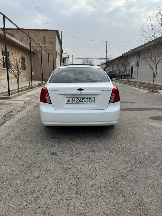 Laseti 1.6 aftamat sotiladi 10.100