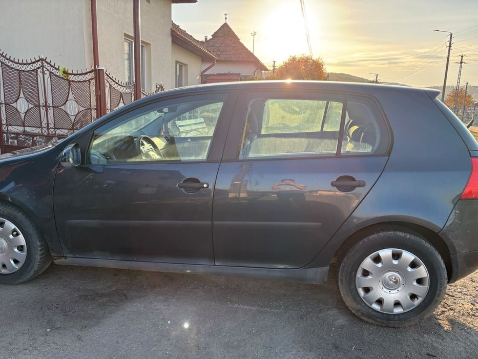 Volkswagen Golf 5 1.6 benzină – 2005