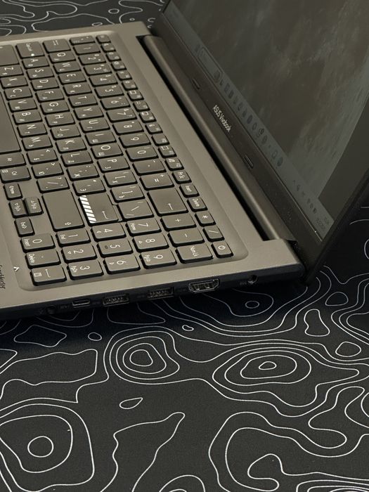 Продам ноутбук ASUS Vivobook.