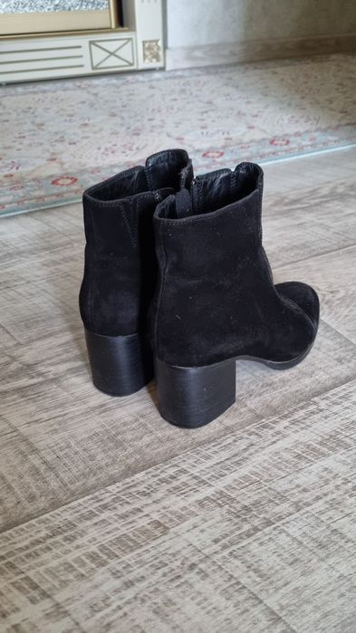 Продам кожаные полусапожки размер 34