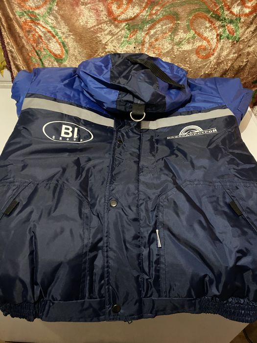 Продам зимнюю одежду