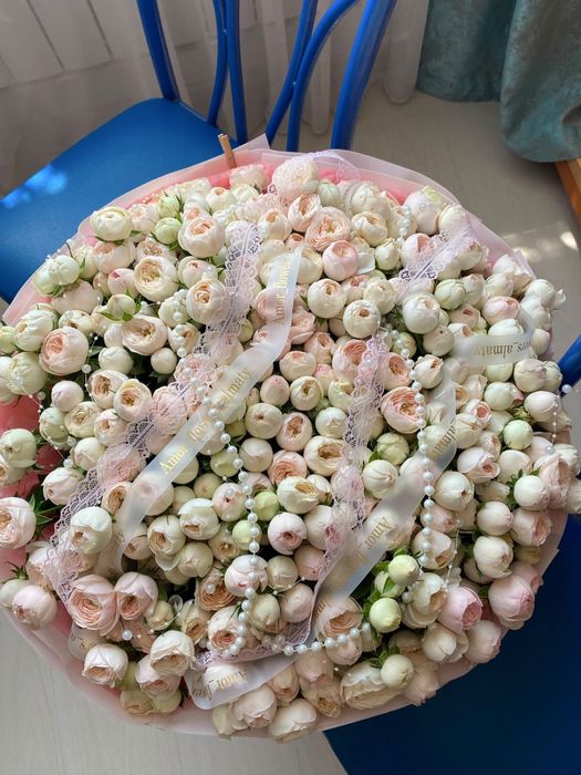 Кустовые розы свежие