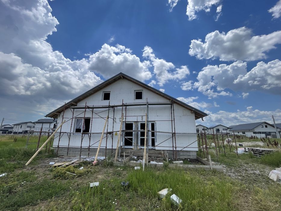 Vand casa ,P+pod, 2 dormitoare, 2 bai, Pantelimon , Dobroesti
