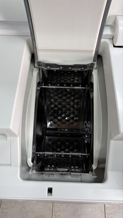 Miele Softtronic W 643 F пералня с горно отваряне капацитет до 6 кг  /24 мес гаранция