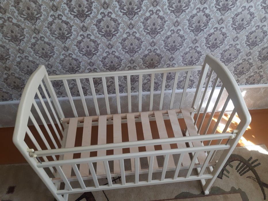 Продам детскую кроватку