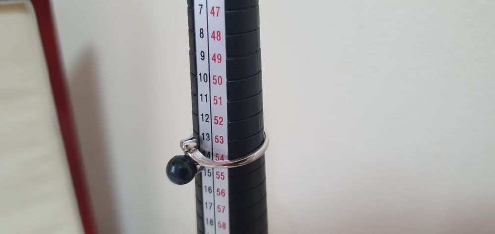 Set aur alb 18k cu diamante naturale si perle