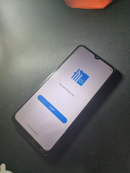 Продаю телефон tecno spark 8c