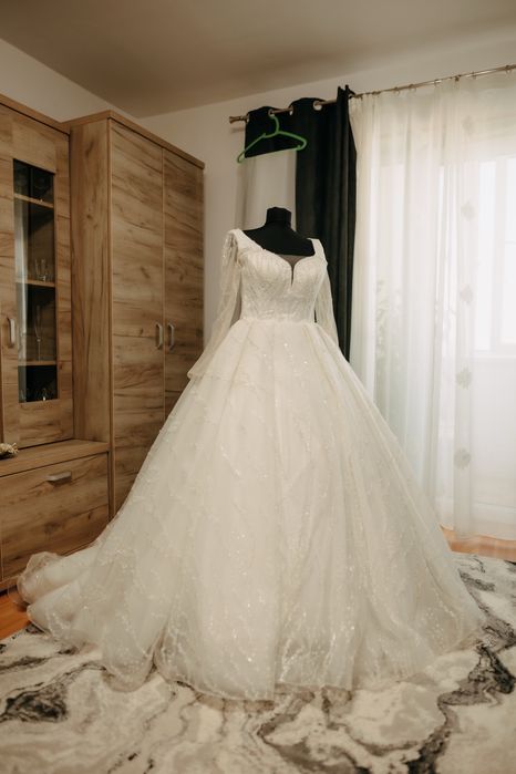 Inchiriez rochie de mireasa, Cluj