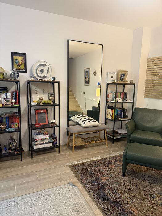 Vând 4 etajere IKEA FJÄLLBO, foarte potrivite pentru living, birou sau depozitare.
