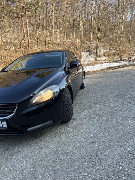 Volvo v40 d2 2014