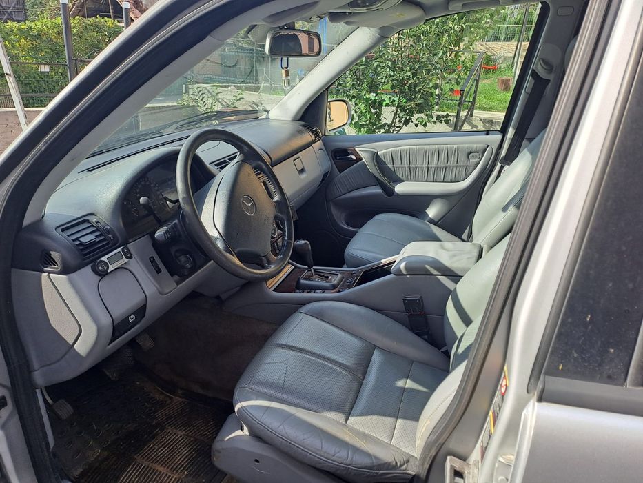 Vând Mercedes-Benz ML 270 cdi