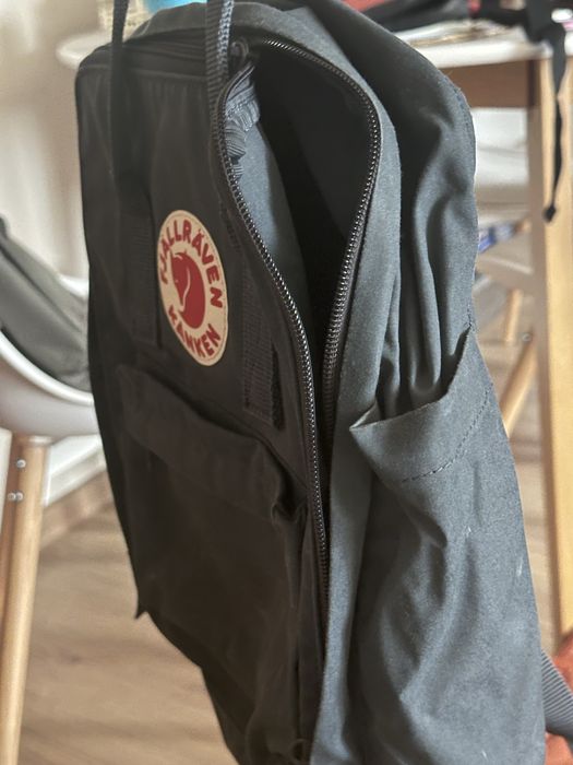 Оригинална раница Fjällräven Kånken Classic – Тъмносиня (Navy) / Отлично състояние