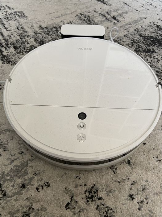Робот Пылесос белый