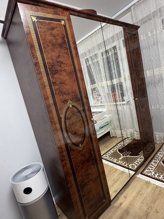 Срочно поодам спальный гарнитур