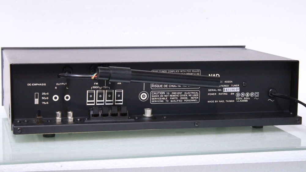 Tuner NAD 4020A.