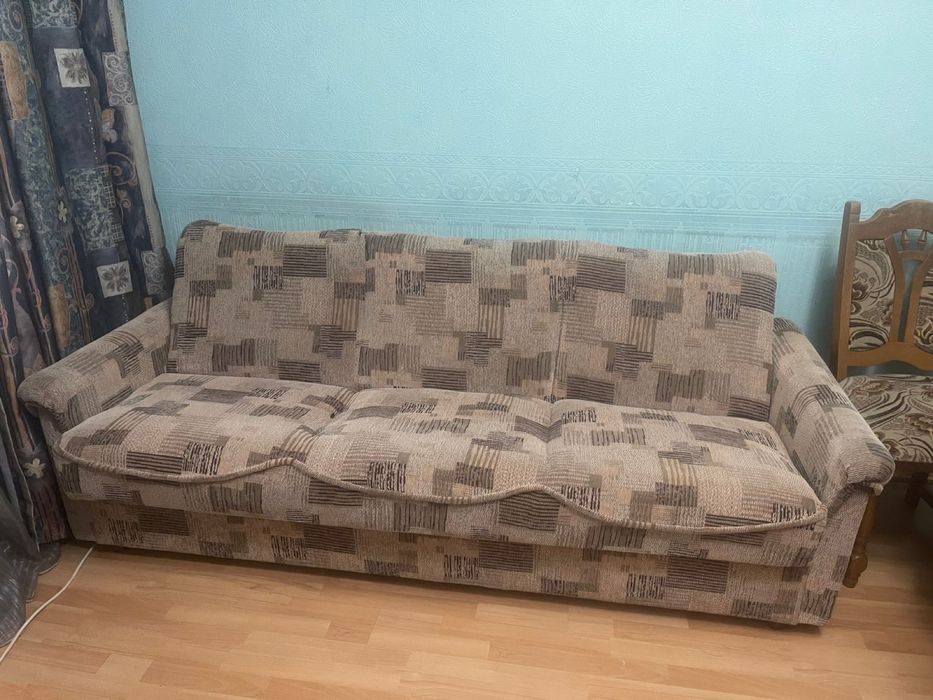 Продам диван б/у.